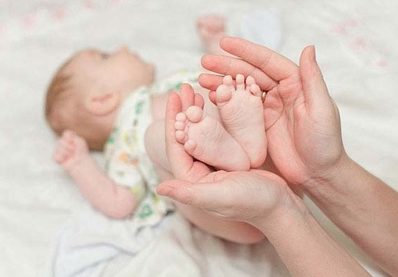 Mơ đẻ con gái Kubet77 đánh con gì để trúng lớn? Và chiêm bao này muốn gửi gắm con số gì?